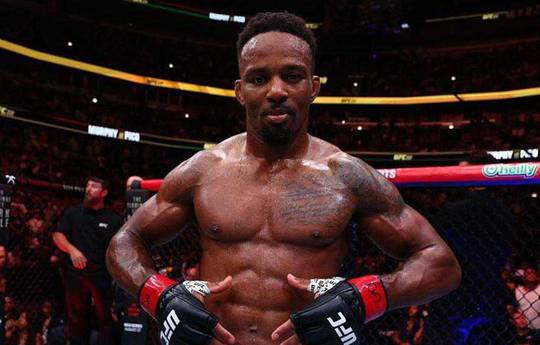 Мерфи обещает нокаутировать Евлоева: «Один из моих кулаков долетит до его подбородка»