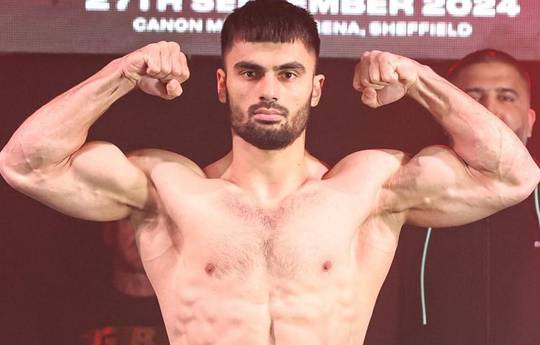 What time is Taz Nadeem vs Adam Cieslak tonight? Ringwalks, schedule, streaming links