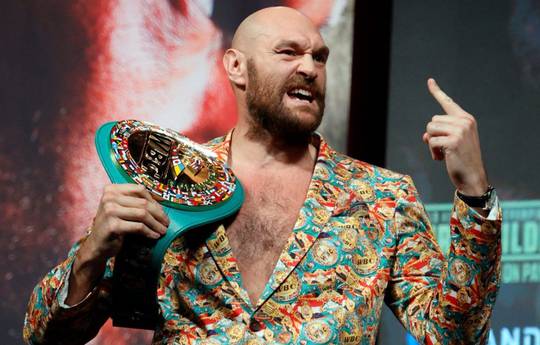 Fury's dad: 'Anyone who believes what Tyson says is crazier than me'
