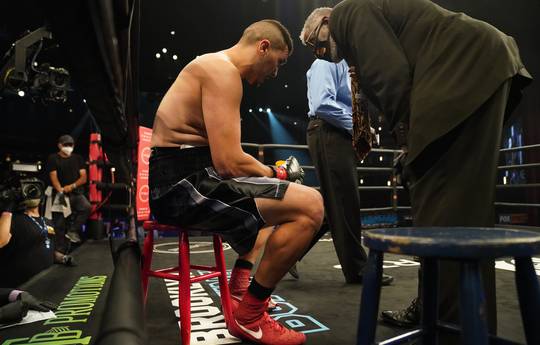 Flores receives purse for his fight against Ortiz