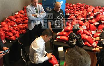 Gennady Golovkin Signs Hundreds of Boxing Gloves for Canelo Fight VIPs