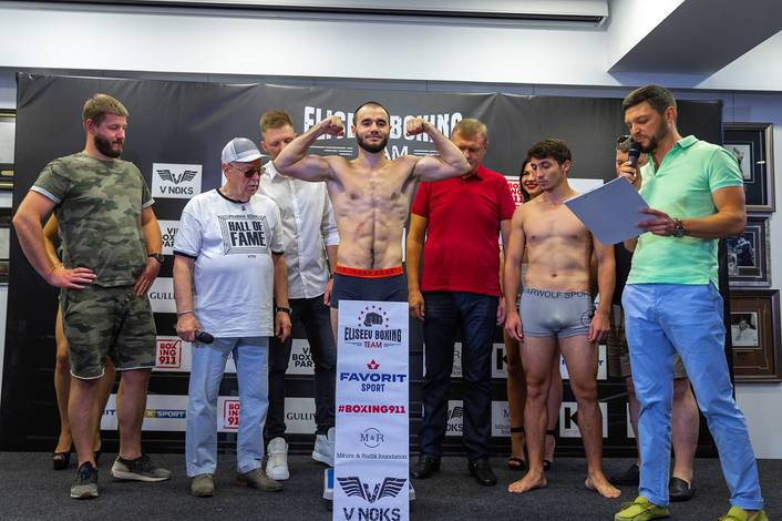 Mitrofanov and Jackiewicz make weight