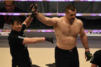 Mirko Cro Cop defeats Martinez (video)