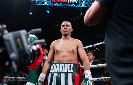 David Benavidez stellt Canelo eine mutige Herausforderung: "Es ist Zeit, sich mir zu stellen"
