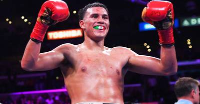 David Benavidez's Career Earnings Leave Fans Stunned: “He's Just Getting Started”