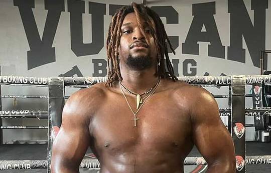 What time is Adrian King vs Adam Kolařík tonight? Ringwalks, schedule, streaming links
