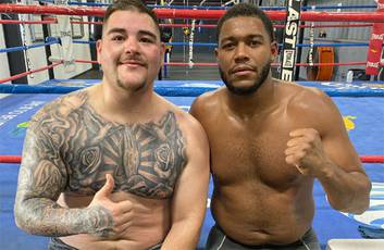 Ruiz Jr. spars with Hunter