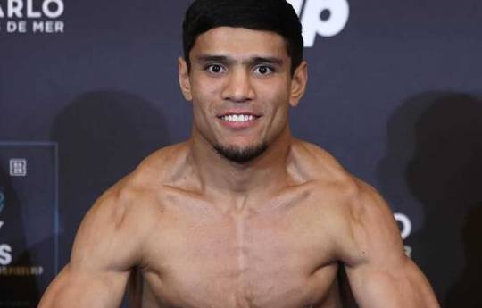 What time is Murodjon Akhmadaliev vs Ricardo Espinoza tonight? Ringwalks, schedule, streaming links