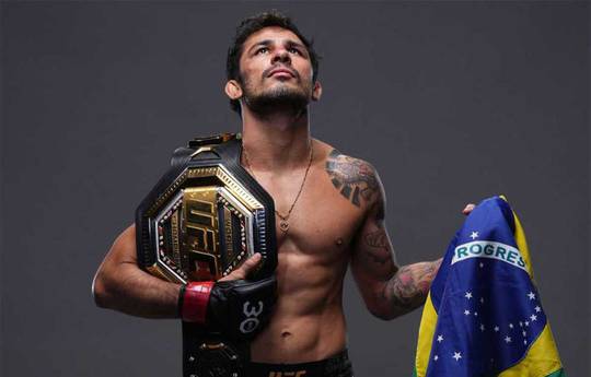 Pantoja verdedigt zijn titel op UFC 301