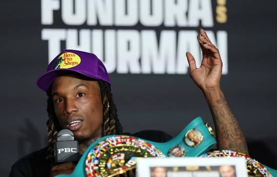 Фостер отказался от временного титула WBC в легком весе