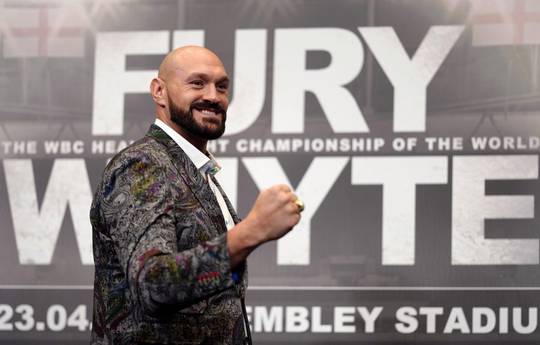 Fury anuncia 'regreso' y nombra a su nuevo entrenador