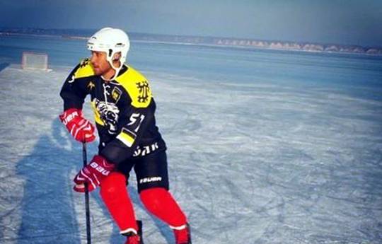 Lomachenko plays hockey