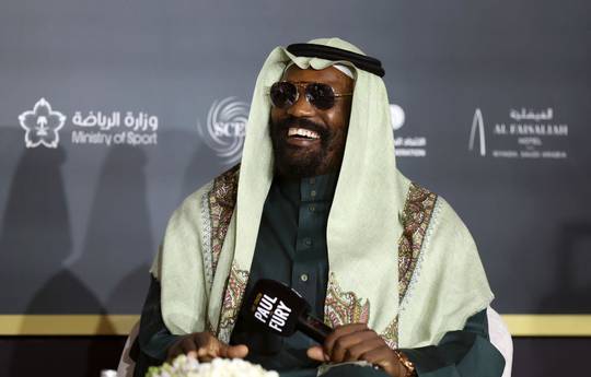 ¿Chisora-Ngannou en el torneo de Arabia Saudí?