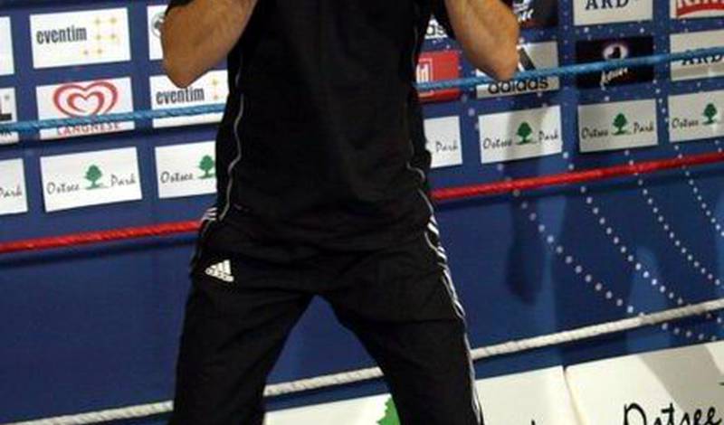 Махир Орал во время открытой тренировки