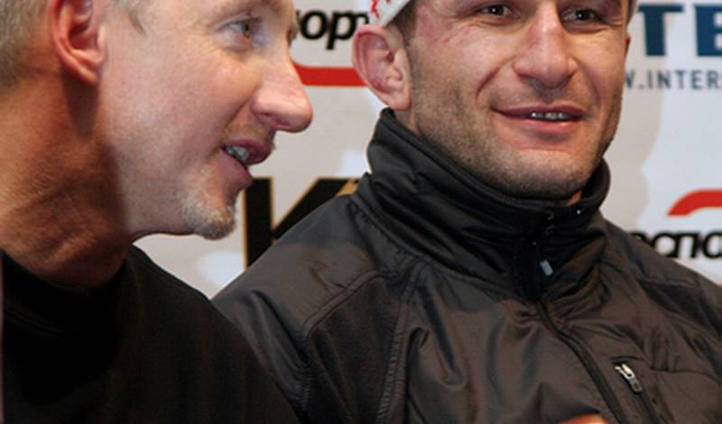 Автандил Хурцидзе и его тренер Александр Лихтер на пресс-конференции после боя