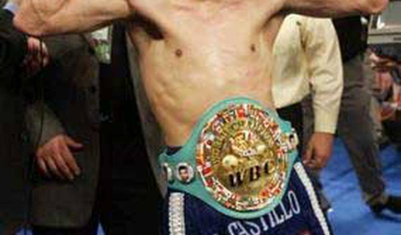 Хосе Луис Кастильо успешно защитил свой пояс чемпиона WBC