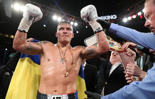 Usyk Stops Huck in the 10th