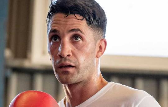 What time is Tyrone Buttigieg vs Michael Nielsen tonight? Ringwalks, schedule, streaming links