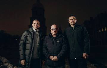 Фото дня: Шевченко, Келли и Усик в Киеве