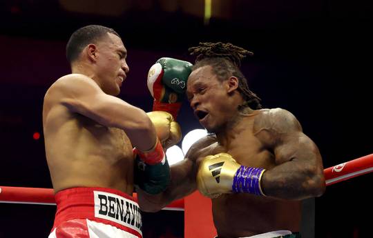 Усі поєдинки суботнього вечора в Ер-Ріяді (відео)