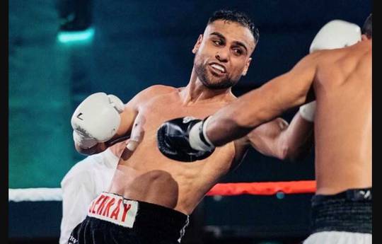 What time is Serkay Comart vs Yassin Hermi tonight? Ringwalks, schedule, streaming links