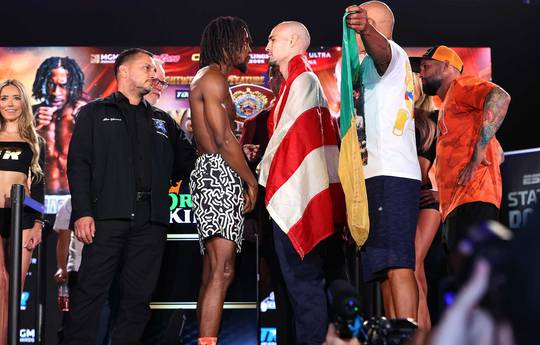 What time is the Keyshawn Davis vs Jose Pedraza fight tonight? Start time, ring walks, running order