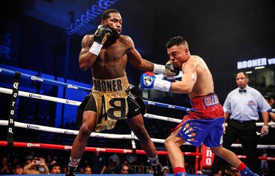 Broner splits Granados (photos)