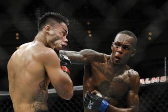 Adesanya beats Tavares (video)