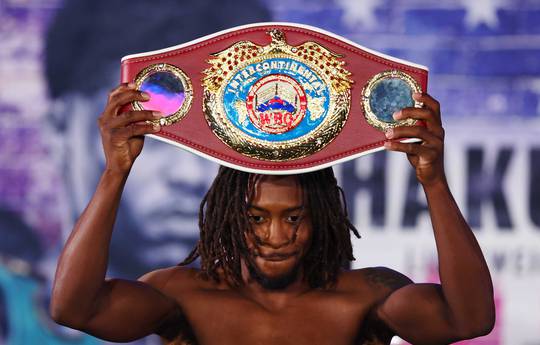 Davis lost the title at the weigh-in, fight with De Los Santos canceled