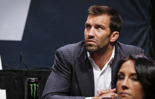 Rockhold withdraws from Strickland fight