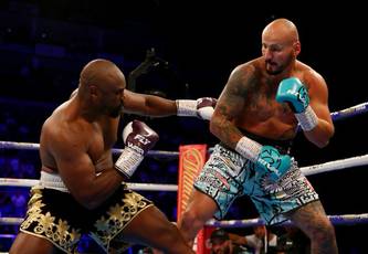 Chisora ​​knocks Szpilka out in the second