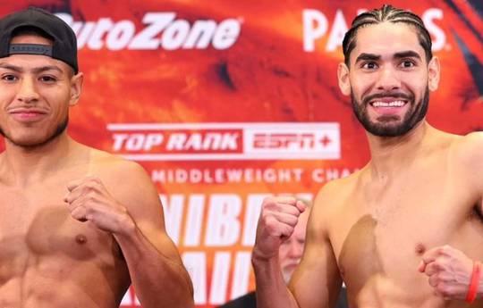 What time is Albert Gonzalez vs Conrado S. Martinez tonight? Ringwalks, schedule, streaming links