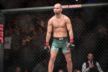 Lobov returns money to Johnson for the extra weight