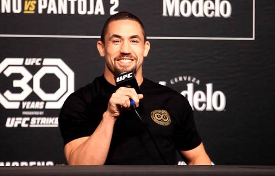 Whittaker: I don't rule out that Strickland could emerge victorious from Adesanya fight
