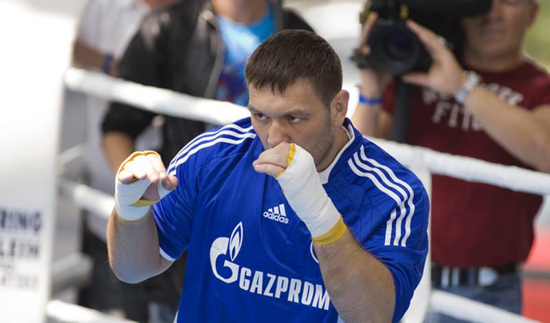 Руслан Чагаев во время открытой тренировки