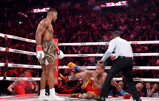 Джошуа остановил Пола в шестом раунде