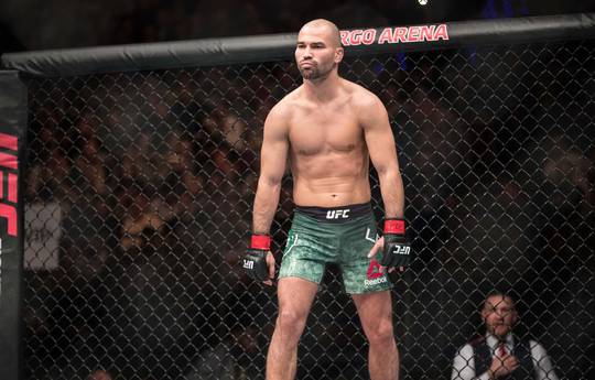 Lobov returns money to Johnson for the extra weight