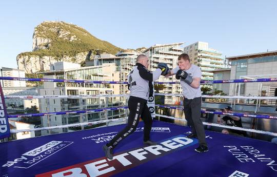 Whyte and Povetkin hold an open training session