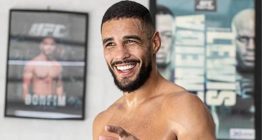 À quelle heure est l'UFC sur ESPN 70 ce soir ? Thompson contre Bonfim - Heures de début, Horaires, Carte des combats