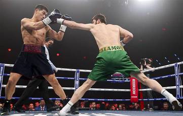 Bivol venció a Salamov por puntos