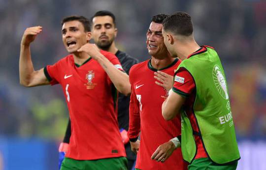 McGregor reaccionó a las lágrimas de Ronaldo tras marcar el penalti de Eslovenia