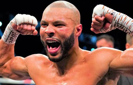 Chris Eubank Sr révèle son choix surprenant pour le plus grand nombre de coups de poing : "Comme de la dynamite".