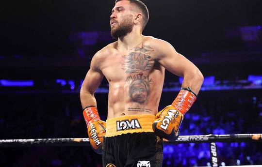 Arum included Lomachenko among the top three boxers capable of beating Davis