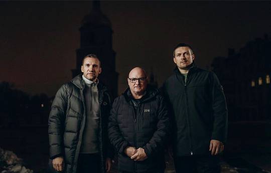 Foto del día: Shevchenko, Kelly y Usyk en Kiev