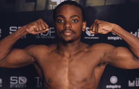 What time is Jermaine Dhliwayo vs Eliecer Quezada tonight? Ringwalks, schedule, streaming links