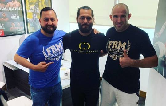 Oleynik congratulates Masvidal on his victory over Diaz