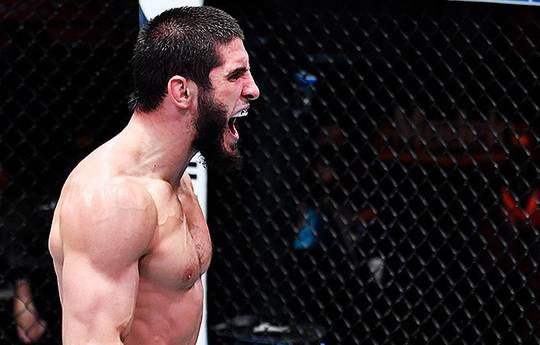 Islam Makhachev reacted to the change of opponent