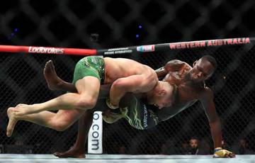 Adesanya: "Du Plessis inspirará a una nueva generación de luchadores africanos"