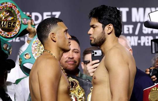 What time is David Benavidez vs Gilberto Ramirez tonight? Ringwalks, schedule, streaming links