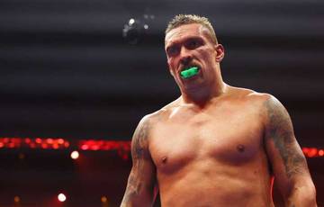 Usyk responded to a question about his broken jaw in his fight with Fury